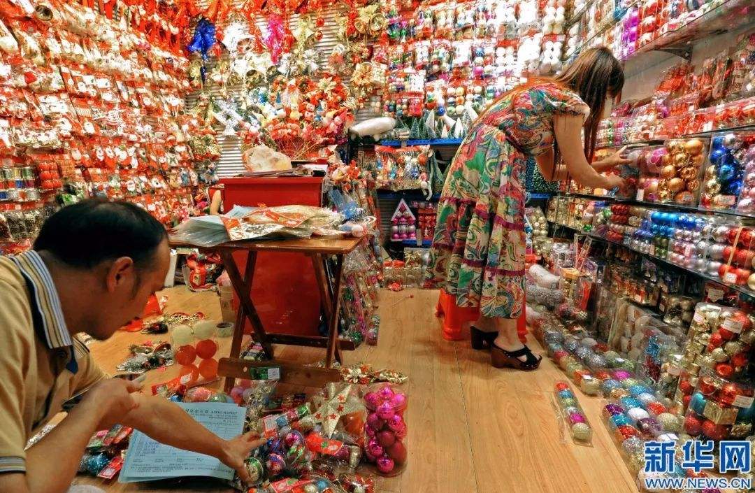 How and what to buy christmas product decerations from yiwu markets